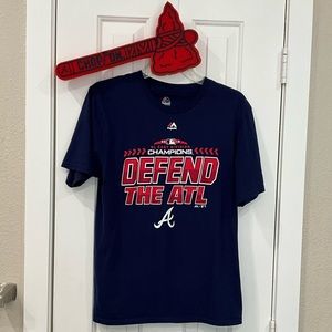 MAJESTIC ⚾️ATLANTA BRAVES⚾️ NAVY T-SHIRT. SMALL. LIGHTLY WORN. Unisex.